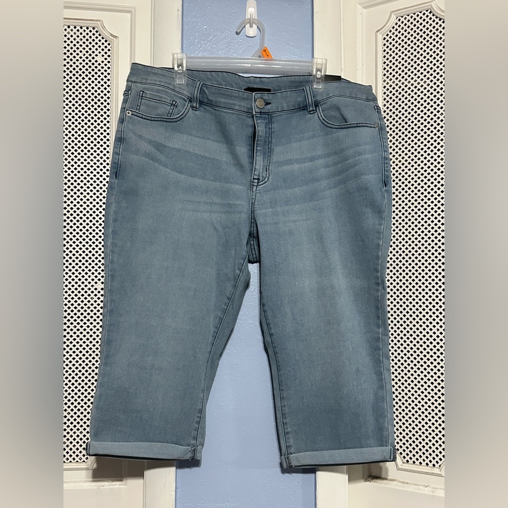 Lane Bryant Venezia Pedal Capris folded bottom